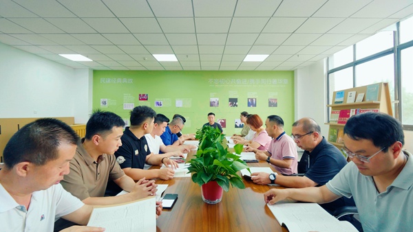 2024年6月5日下午,民建洛阳市委洛龙总支在“会员之家”召开月度学习会,传达部署彩运网近期工作。_副本